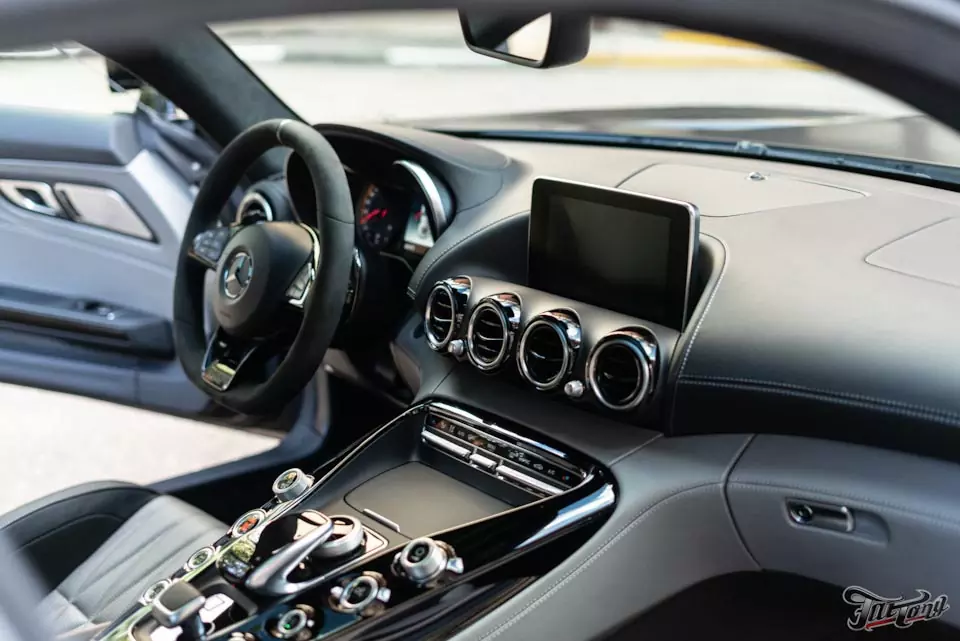 Mercedes AMG GT Edition 50. Очистка матового кузова и нанесение керамики. Детейлинг химчистка салона с обработкой кожи керамикой
